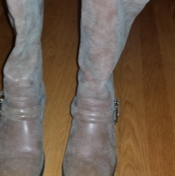 Boots - Picture 3 of 3